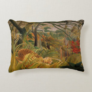 Almofada Decorativa Tigre em uma tempestade tropical por Henri Roussea