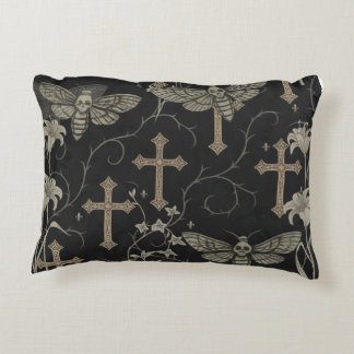 Almofada Decorativa Travessa de Moth & Cross da Dark Academia – Gótico