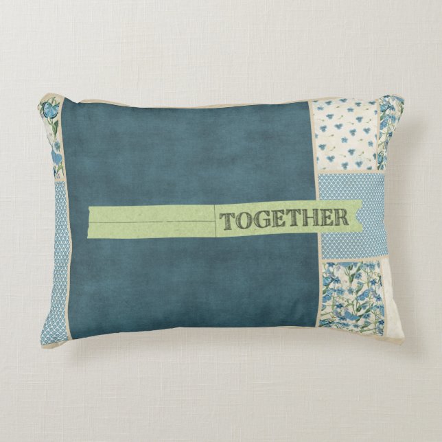 Almofada Decorativa Travesseiro Azul de Patchwork Juntos (Frente)