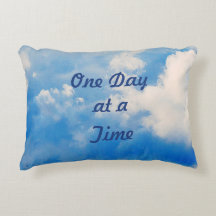 Travesseiro Azure Com Nuvens Brancas