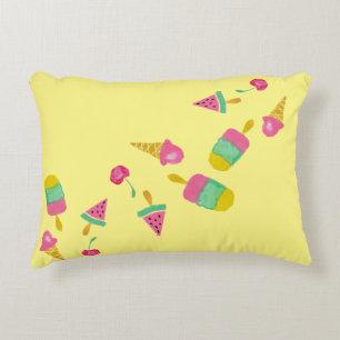 Almofada Decorativa Travesseiro bebê com objetos de aquarela pintados
