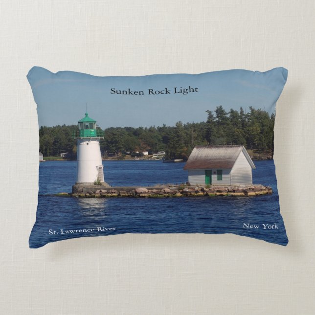 Almofada Decorativa Travesseiro de sotaque Sunken Rock Light (Frente)