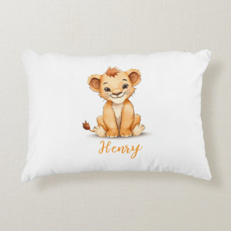 Almofada Decorativa Travesseiro Lombar Berçário Leãozinho com Nome Per