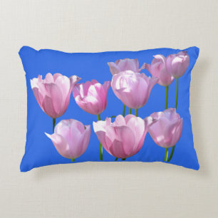 Almofada Decorativa Tulipas rosadas ensolaradas no cromo. Travesseiro