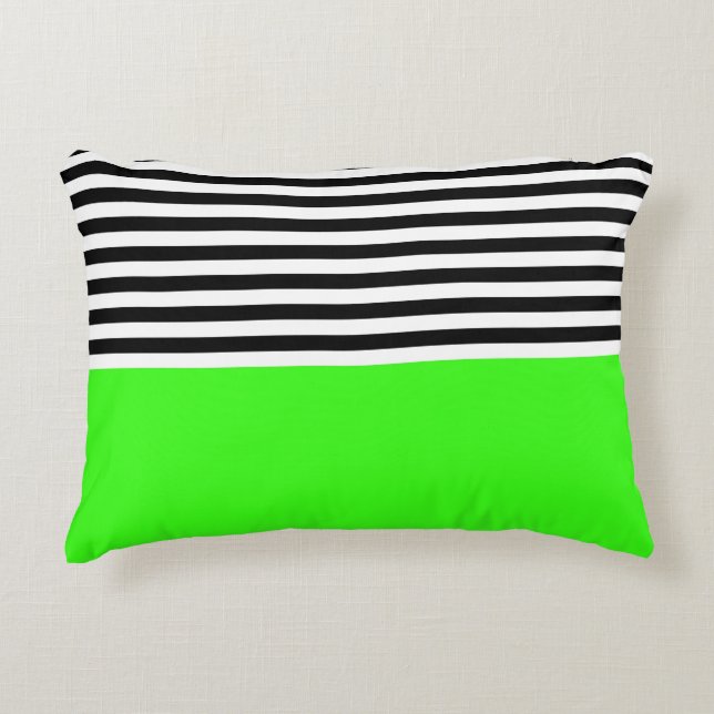 Almofada Decorativa Verde neon com riscas brancas e pretas (Frente)