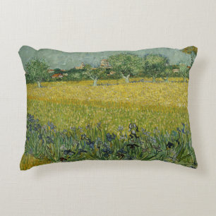 Almofada Decorativa Vincent van Gogh - Campo com Flores Próximo a Arl