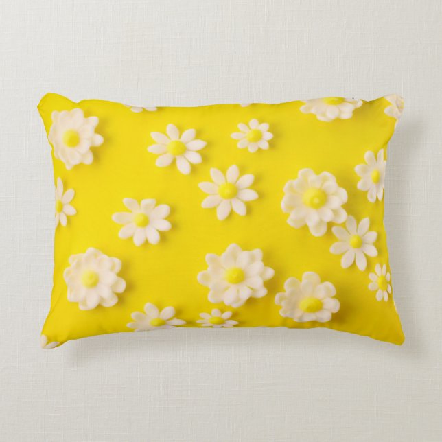 Almofada Decorativa Visitas com fundo amarelo (Frente)
