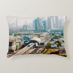 Almofada Decorativa Vista da linha de metrô e dos arranha-céus da ci
