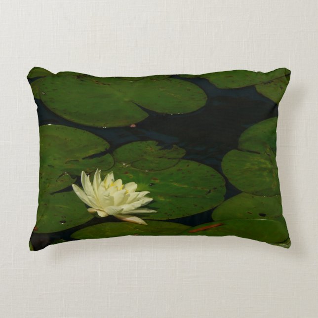 Almofada Decorativa White Waterlily I Peaceful Floral Fotografia (Frente)
