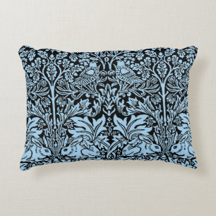 Almofada Decorativa William Morris Irmão Coelho Azul Claro Preto