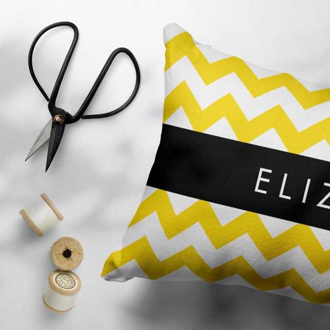 Almofada Decorativa Zigzag Amarelo, Chevron Amarelo, Seu Nome (Criador carregado)