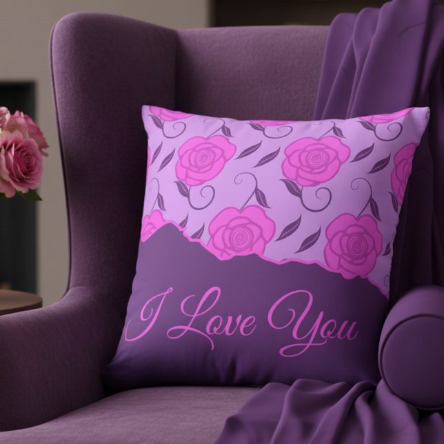 Almofada Deep Pink Roses On Purple Love You (Pink roses on purple. Elegant and personal. Great for mom, partner or anyone you love.)