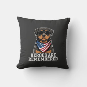 Almofada Desenho Vetorial de Cão Herói Rottweiler Patriótic