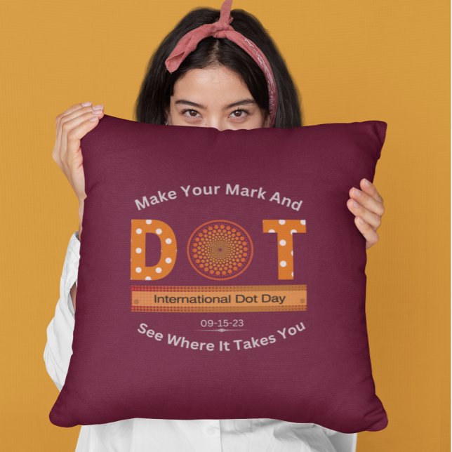 Almofada Design de Dia Internacional do Ponto (Criador carregado)