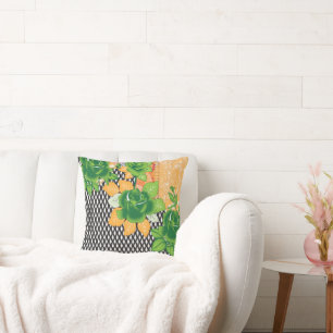 Almofada design de uma parede verde e amarela pendurada