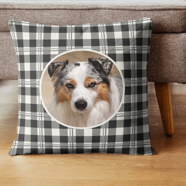 Almofada Design de Xadrez de Buffalo, Cinza de Foto Pet Coz (Buffalo Plaid Dark Gray and Buttercream Photo Throw Pillow)