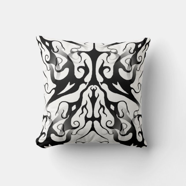 Almofada Design Tribal Face em Fogo e Chamas (Frente)