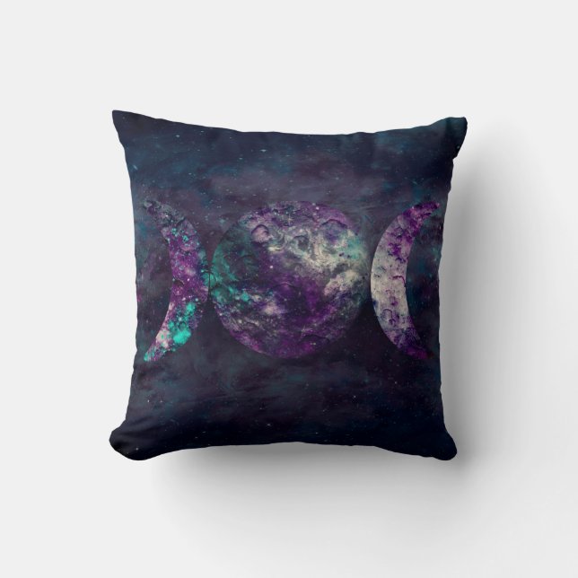 Almofada Deusa Lua Tríplice Universo (Frente)