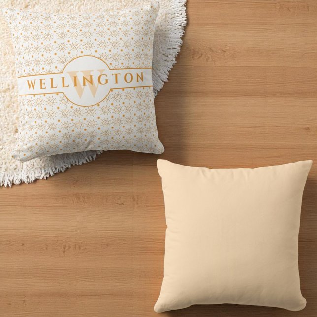 Almofada Diversão Laranja Monograma Nome Dobra Sol (Front and back monogram matching color back)