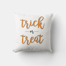 Almofada doce ou travessa halloween laranja preto simples
