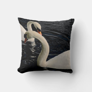 Almofada Dois cisnes no lago