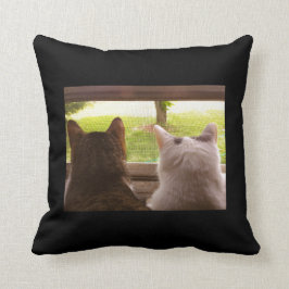 Almofada Dois gatos de BFF que olham fora da janela