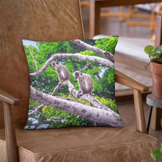 Almofada Dois Macacos Verdes Sentados Em Travesseiro decora (Criador carregado)