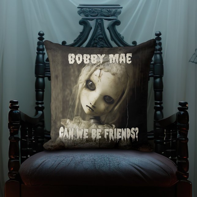 Almofada Doll 80 assombrada, filme de terror, Demônio Possí (Personalized and possessed Pillow; a little creepy doll who just wants to be your new best friend.)