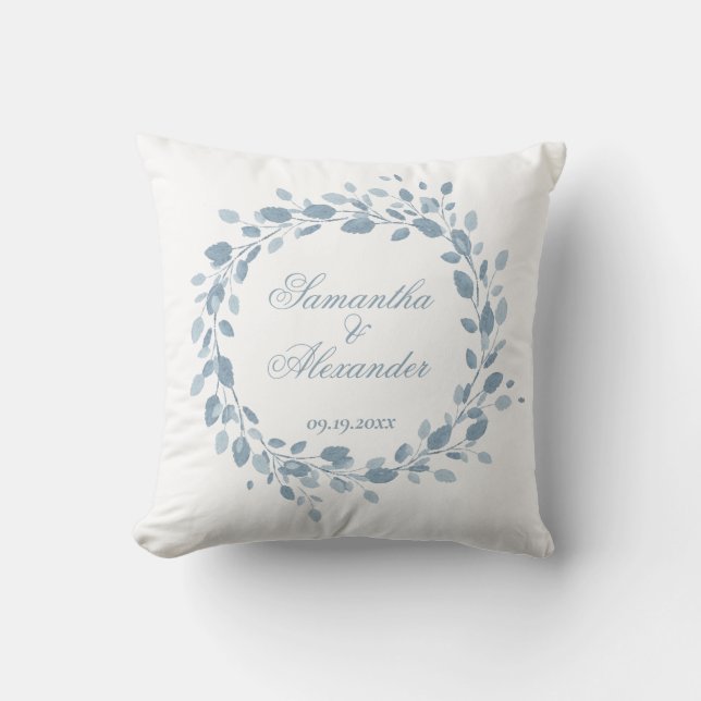 Almofada Dusty Blue Elegant Floral Wreath Wedding Script (Frente)