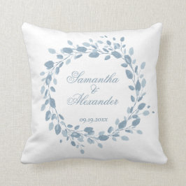 Almofada Dusty Blue Elegant Floral Wreath Wedding Script