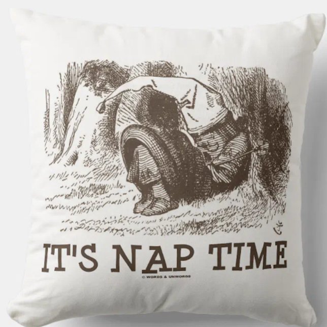 Almofada É o Nap Time Red King Dormindo Wonderland (Throw pillow for any Wonderland fan who takes naps.)