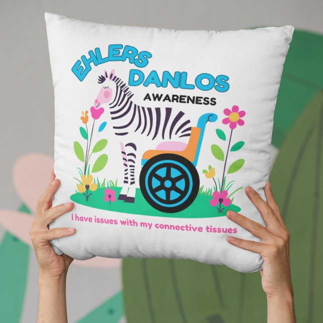 Almofada Ehlers Danlos Awarness Travesseiro decorativo Zebr (Spread EDS awareness with this zebra, "I have issues with my connective tissues" pillow! )