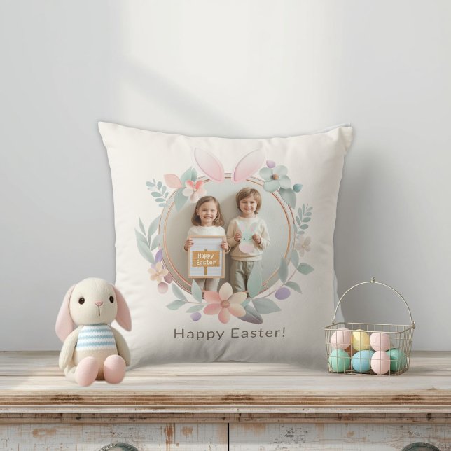 Almofada Elegant Easter Photo Pillow | Bunny Wreath Design (Criador carregado)