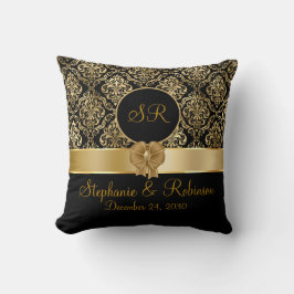 Almofada Elegante Damasco Dourado Sobre Monograma Preto