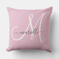 Elegante Travesseiro Rosa com Monograma