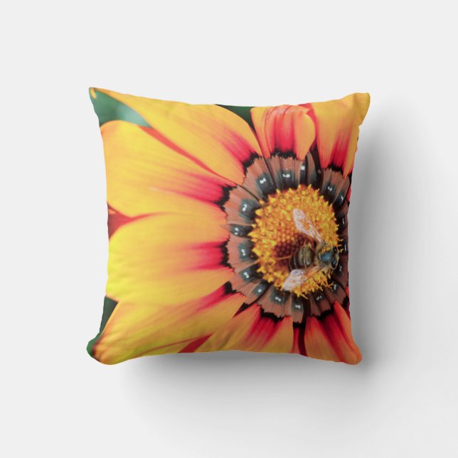 Almofada Encerramento Extremo De Uma Abelha Que Coleta O Pó (Frente)