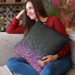 Almofada Ênfase Colorida Negra<br><div class="desc">Este elegante design de toalha apresenta um fundo preto com sotaques brilhantes coloridos, adicionando um toque de elegância.</div>