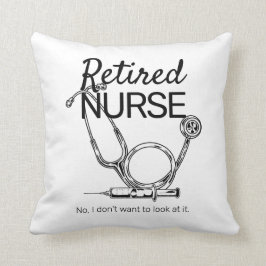 Almofada Enfermeira incômoda não quer olhar para aposentado