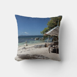 Almofada Escape to the white sands of Palawan