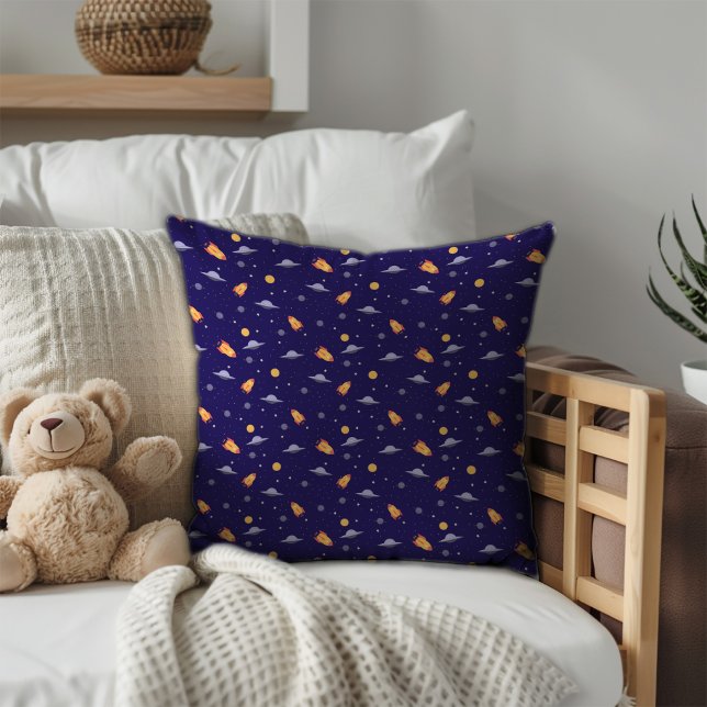 Almofada Espaço padrão lavanda laranja azul escuro (Pattern space lavender orange dark blue throw pillow.)