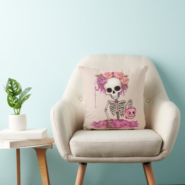 Almofada Esqueleto com Coroa de Rosa Creme Halloween (Cadeira)