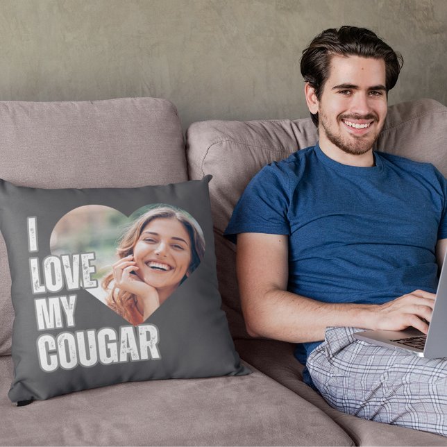 Almofada Eu Amo O Meu Presente De Foto Namorada Do Namorado (I Love My Cougar Girlfriend Photo Boyfriend Gift Throw Pillow)