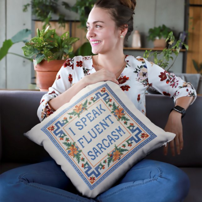 Almofada Eu Falo Sarcasmo Fluente - Estilo De Ponto De Agul (I Speak Fluent Sarcasm Needlepoint Style Funny Women and Girls Gift Pillow)