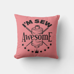 Almofada Eu sou o Sew Incrível costurando sobre o Seamstres