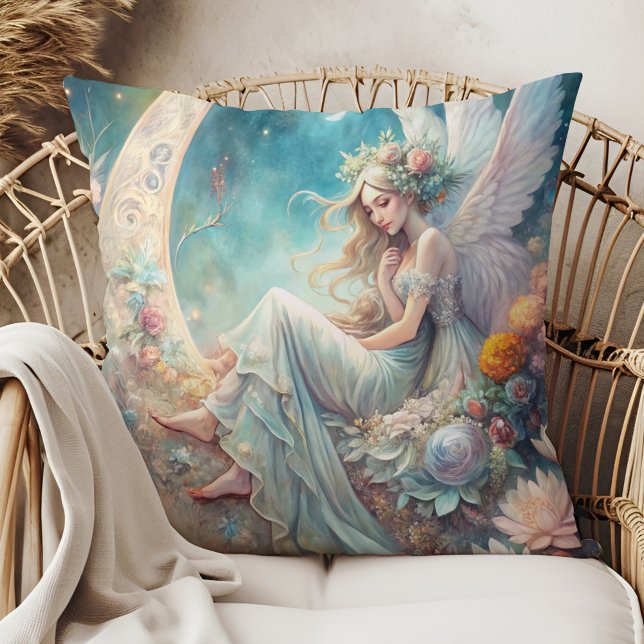 Almofada Fada de Lua Encantada - Arte Fantástica Celestial (Enchanted Moon Fairy – Celestial Fantasy Art Throw Pillow on a boho rattan armchair)