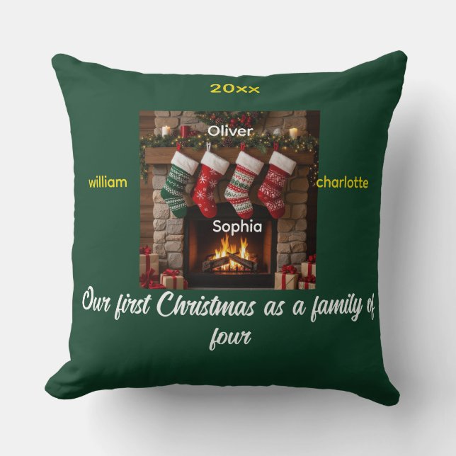Almofada Family of Four First Christmas Throw Pillow (Frente)