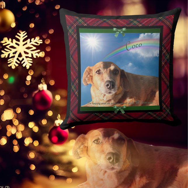 Almofada Family Pet Photo Red Tartan Plaid Rainbow Bridge ("Rainbow Bridge" beloved pet's name in the sky family Christmas throw pillow)