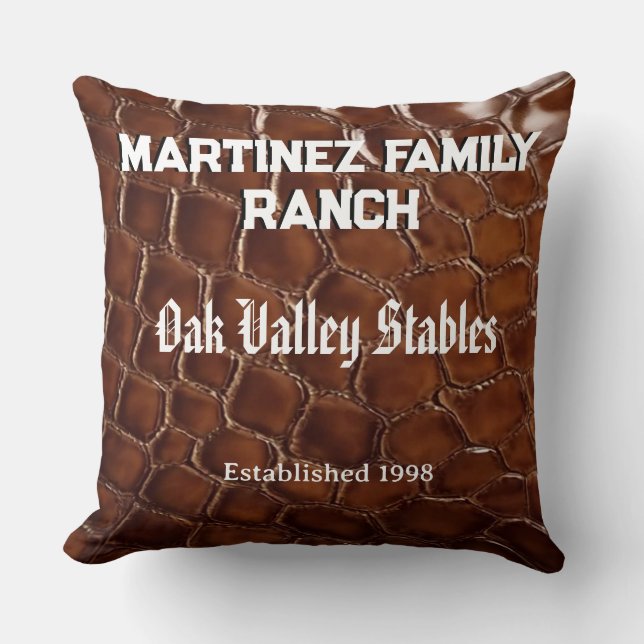 Almofada Family Ranch Faux Crocodile Leather (Frente)