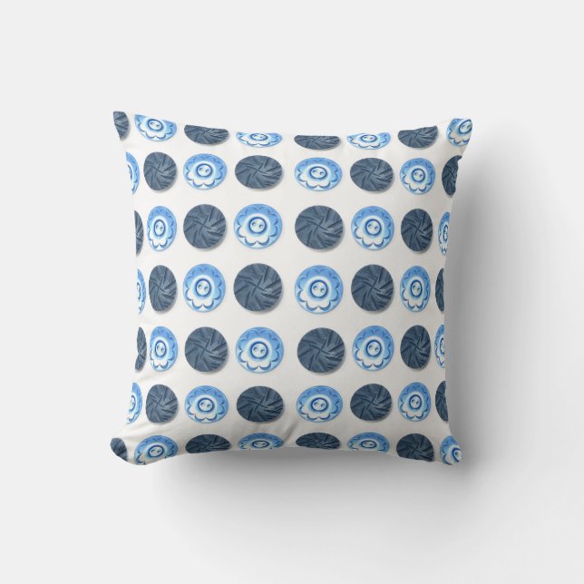 Almofada Fancy Blue Buttons Pattern on White Throw Pillow (Frente)