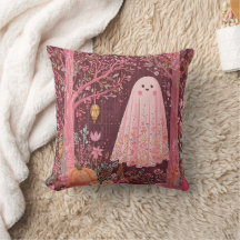 Fantasma Cinza-Branca em Floresta Floral Encantada